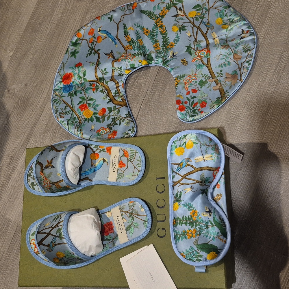 Gucci Tian Travel Set: (S) Slippers, Sleep Mask, Inflatable Pillow, Box
